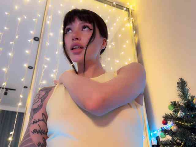 AllweNEEDisLOVE webcam