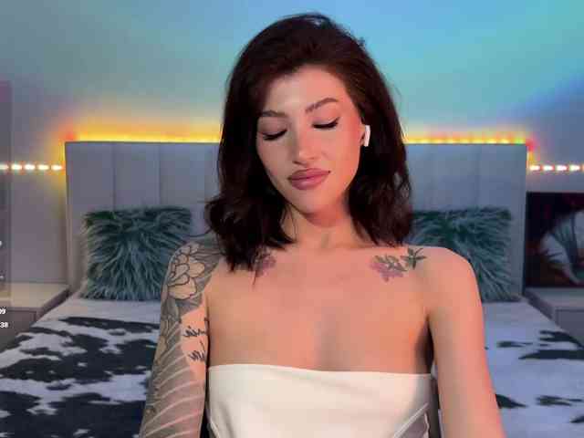 AllweNEEDisLOVE webcam