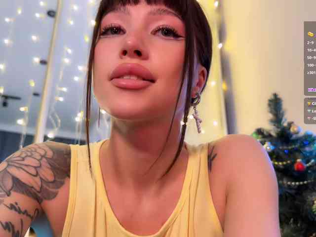 AllweNEEDisLOVE webcam