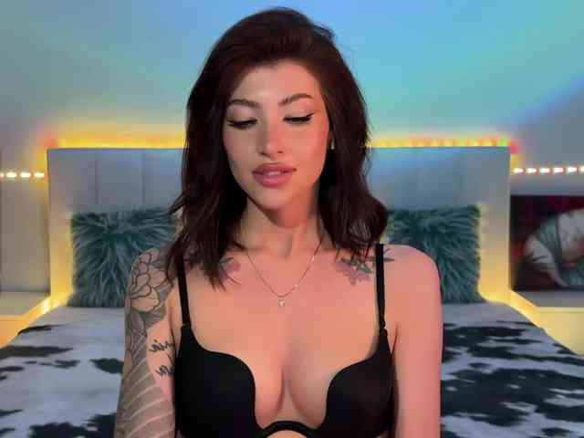 AllweNEEDisLOVE webcam