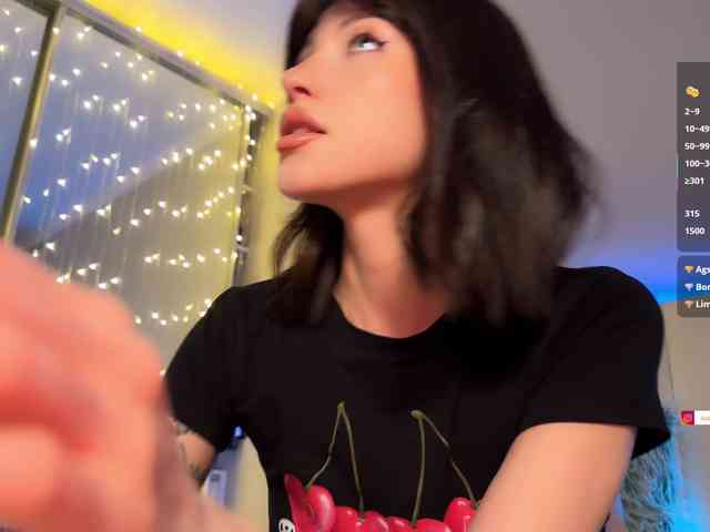 AllweNEEDisLOVE webcam