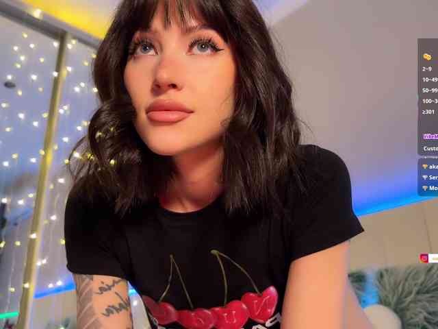 AllweNEEDisLOVE webcam