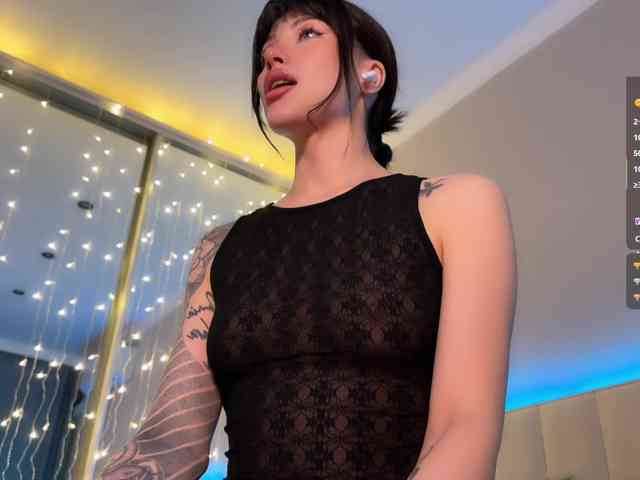 AllweNEEDisLOVE webcam