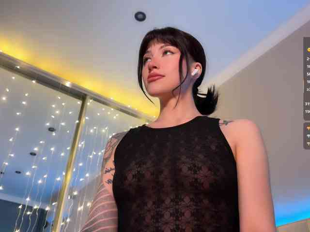 AllweNEEDisLOVE webcam