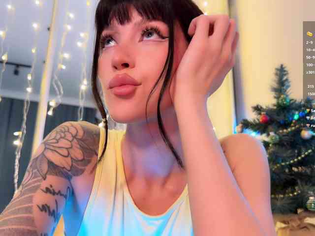 AllweNEEDisLOVE webcam