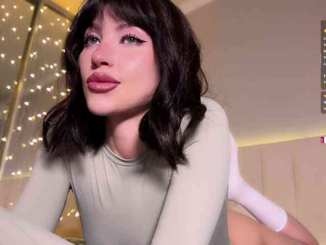 AllweNEEDisLOVE webcam