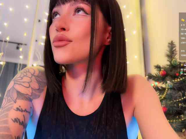 AllweNEEDisLOVE webcam