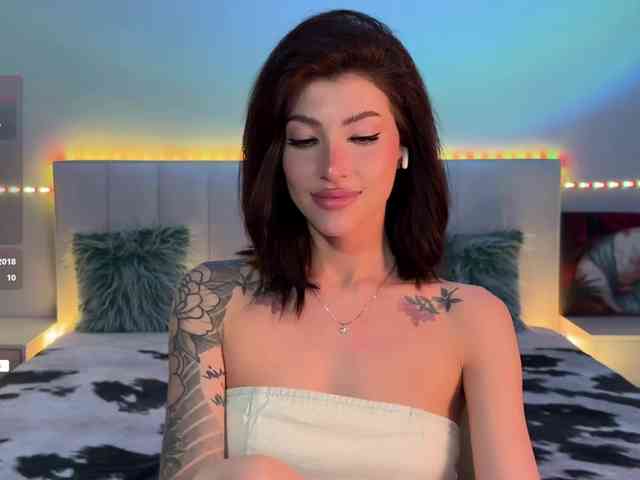 AllweNEEDisLOVE webcam