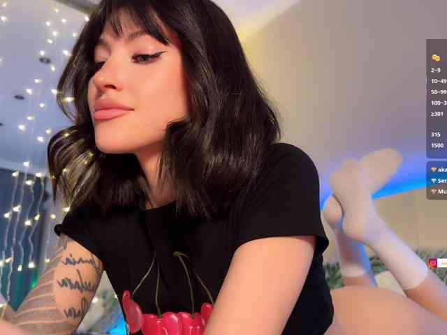 AllweNEEDisLOVE webcam