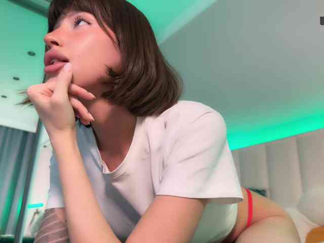 AllweNEEDisLOVE webcam
