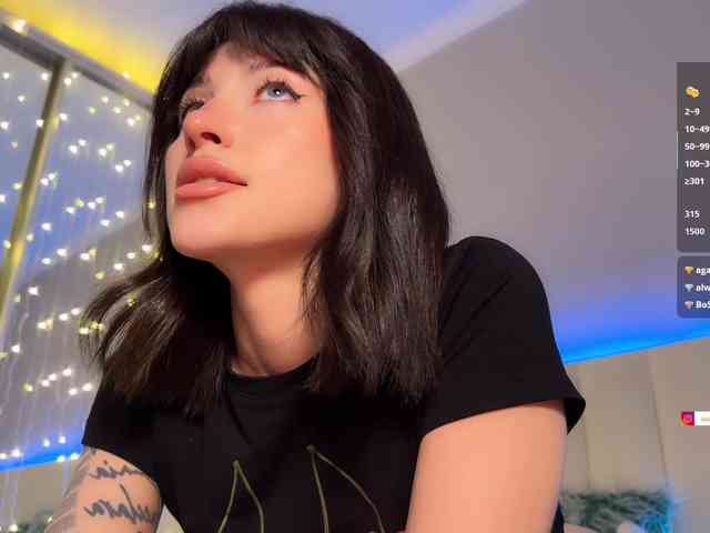 AllweNEEDisLOVE webcam