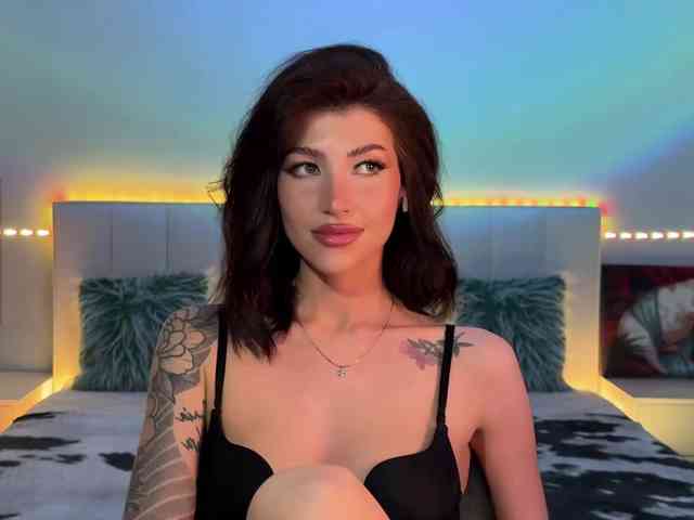 AllweNEEDisLOVE webcam