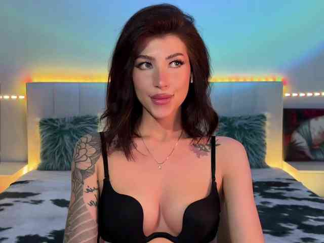 AllweNEEDisLOVE webcam