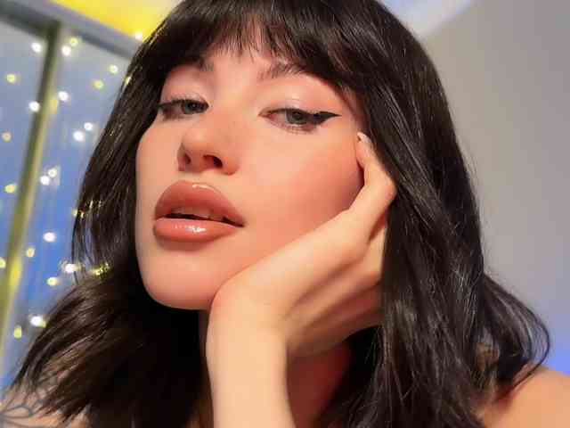 AllweNEEDisLOVE webcam