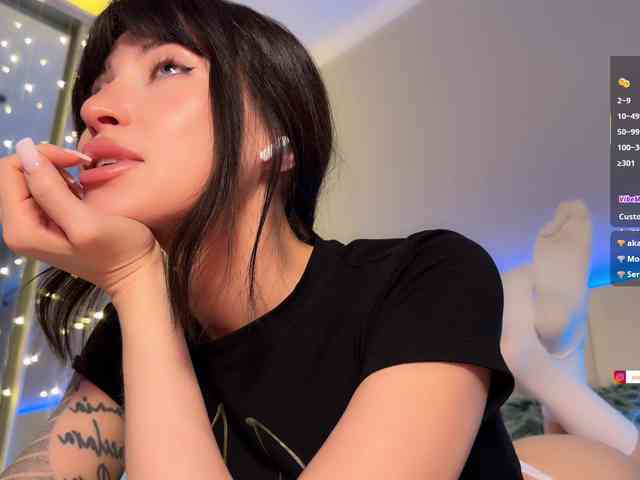 AllweNEEDisLOVE webcam