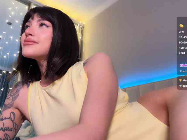 AllweNEEDisLOVE webcam