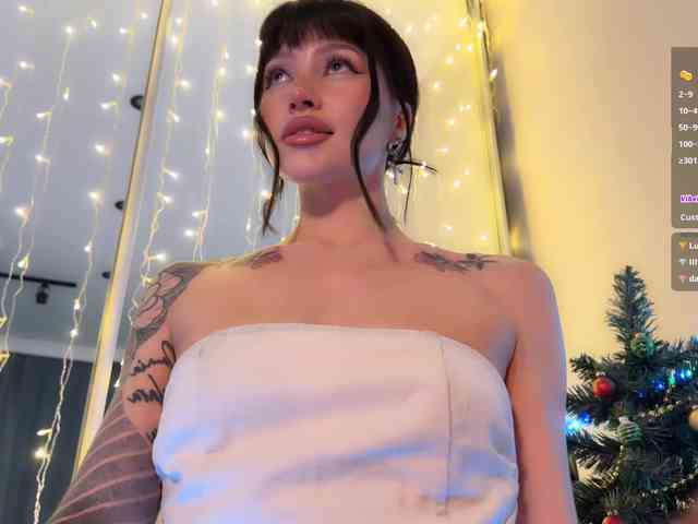 AllweNEEDisLOVE webcam