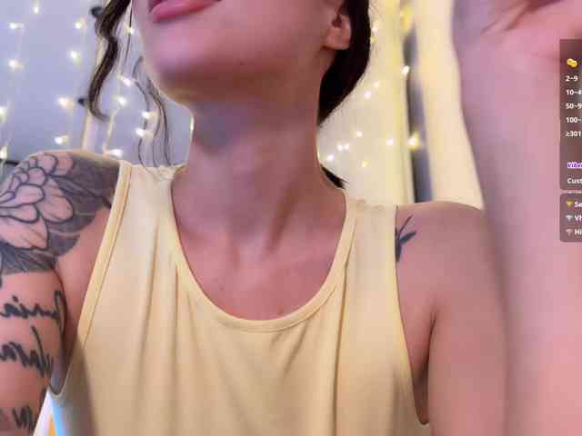 AllweNEEDisLOVE webcam