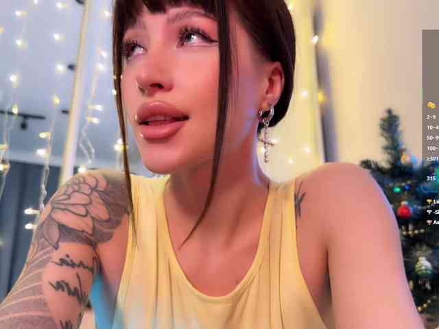 AllweNEEDisLOVE webcam