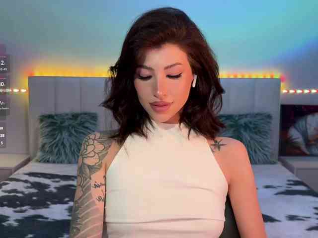 AllweNEEDisLOVE webcam