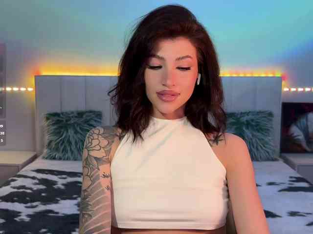 AllweNEEDisLOVE webcam