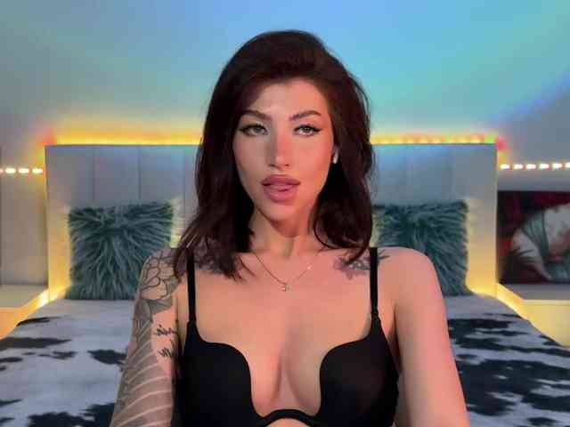 AllweNEEDisLOVE webcam