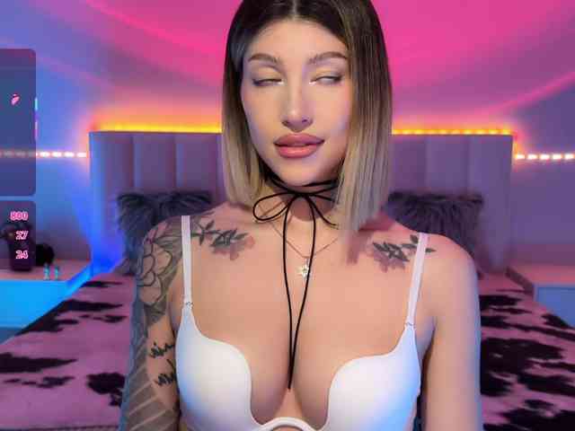 AllweNEEDisLOVE webcam