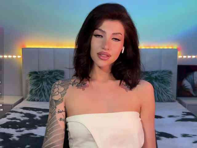 AllweNEEDisLOVE webcam