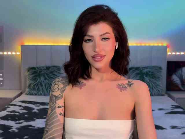 AllweNEEDisLOVE webcam