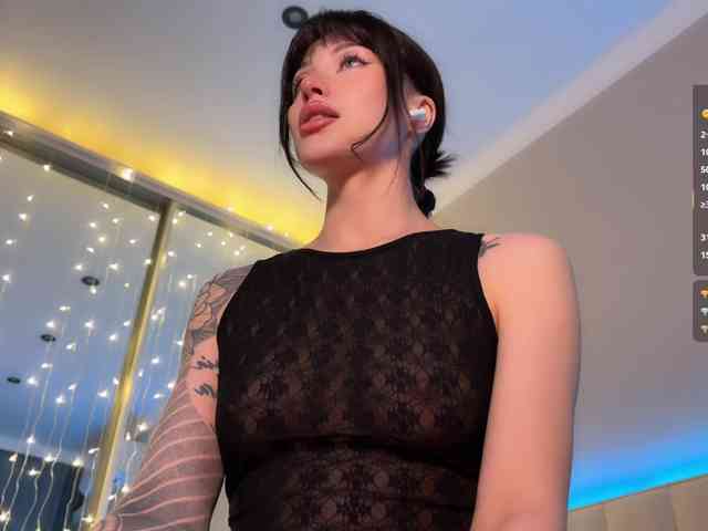 AllweNEEDisLOVE webcam