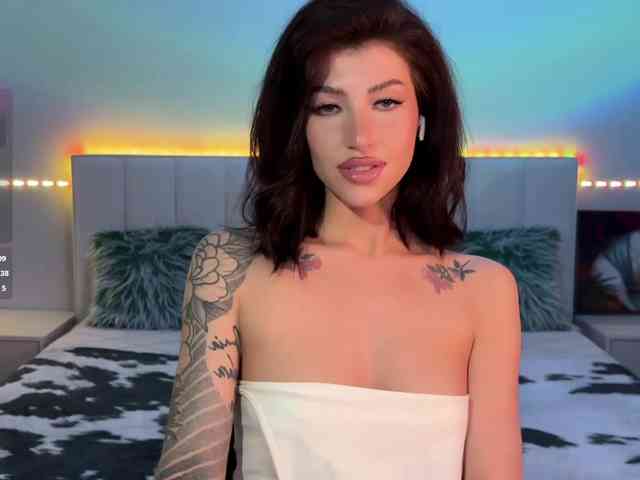 AllweNEEDisLOVE webcam