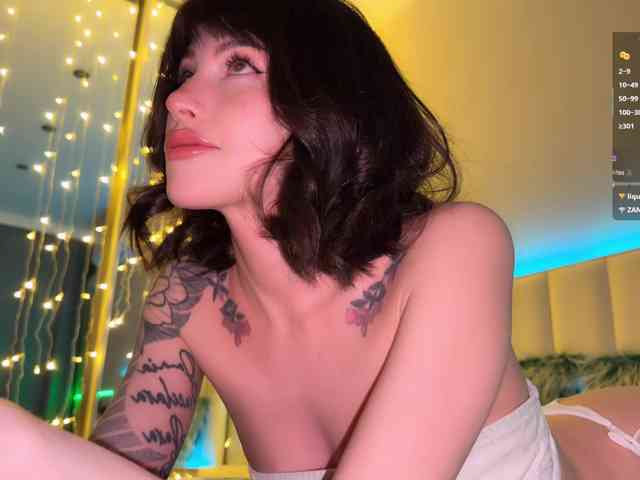 AllweNEEDisLOVE webcam