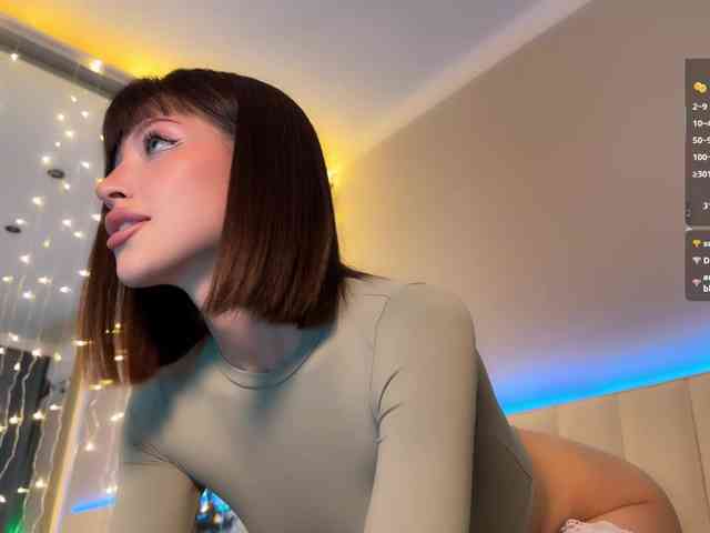 AllweNEEDisLOVE webcam