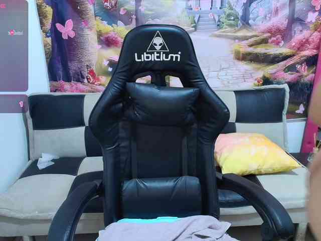 Hayami18 Live Webcam on BongaCams