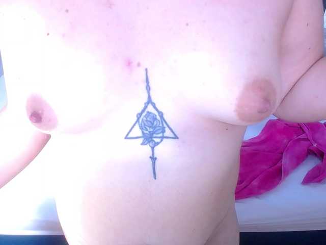 kinky-redhead18 webcam