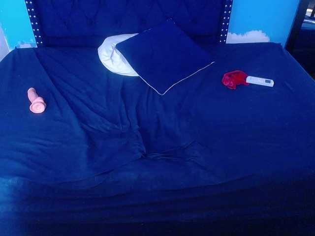 kinky-redhead18 webcam