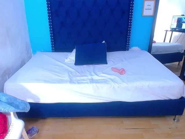 kinky-redhead18's BongaCams show and profile