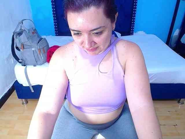 kinky-redhead18 webcam