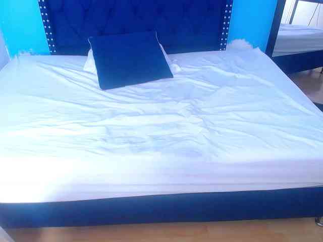 kinky-redhead18 webcam