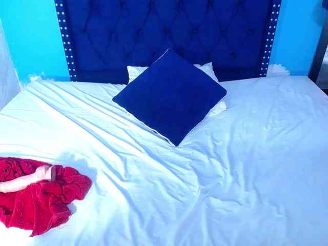 kinky-redhead18 webcam