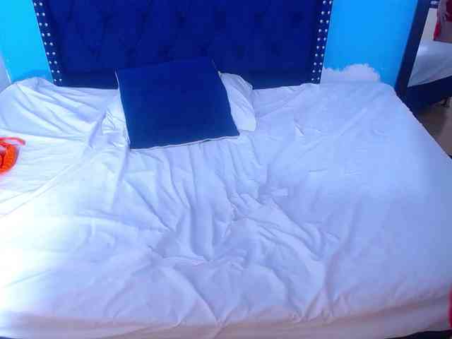 kinky-redhead18 webcam