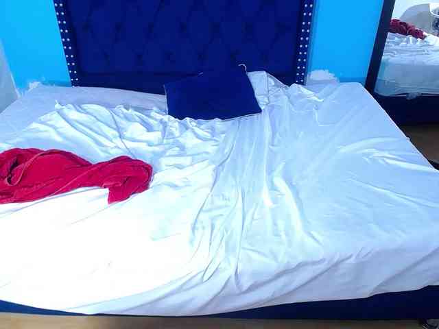 kinky-redhead18 webcam