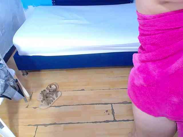 kinky-redhead18 webcam