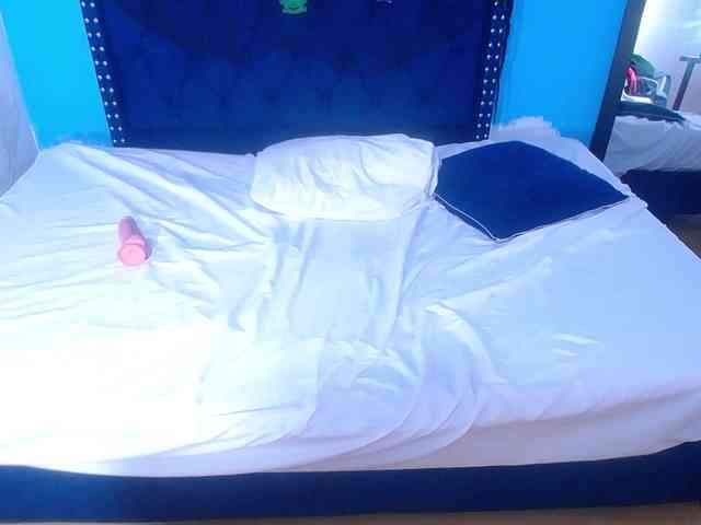 kinky-redhead18 webcam