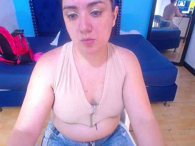 kinky-redhead18 webcam