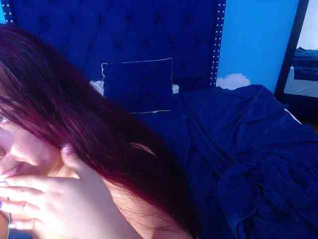 kinky-redhead18 webcam