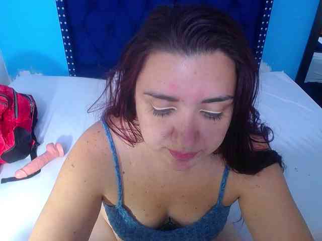 kinky-redhead18 webcam