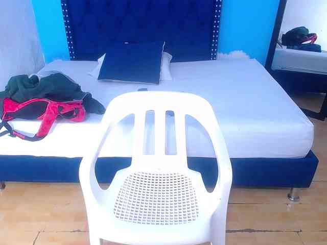 kinky-redhead18 webcam