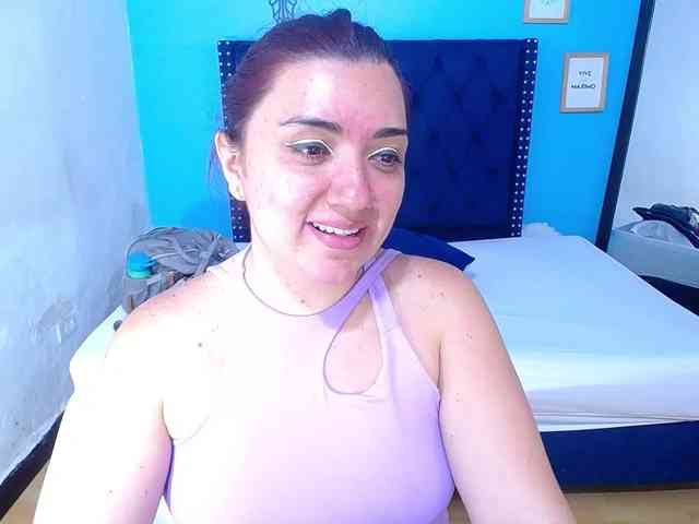 kinky-redhead18 webcam