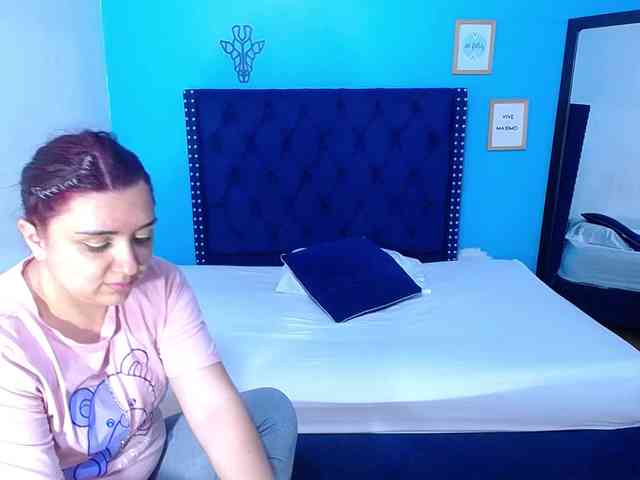 kinky-redhead18 webcam